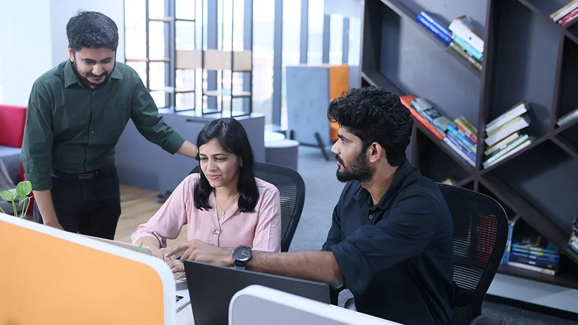 A group of HumCommerce colleagues together.