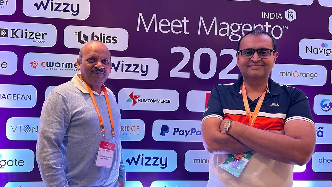 A group of HumCommerce colleagues together.